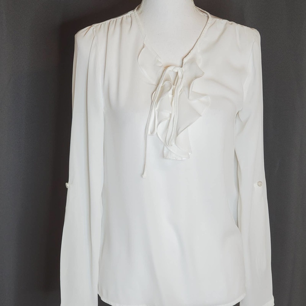 love tree Ivory Long Sleeve Blouse Size Small N351